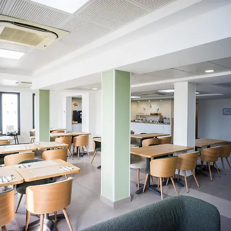 Brit Confort Roissy 3* סן-ויץ